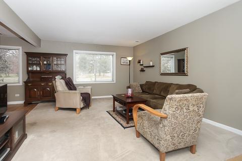 1480 Exeter Ct, Hoffman Estates, IL 60010 photo 3