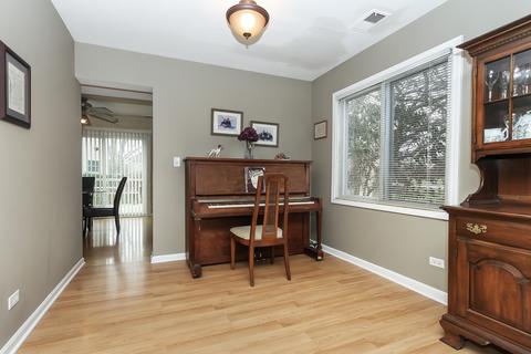 1480 Exeter Ct, Hoffman Estates, IL 60010 photo 7