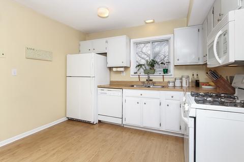 1480 Exeter Ct, Hoffman Estates, IL 60010 photo 8