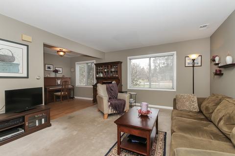 1480 Exeter Ct, Hoffman Estates, IL 60010 photo 4