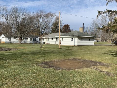 325 Grove St, Weldon, IL 61882 photo 28