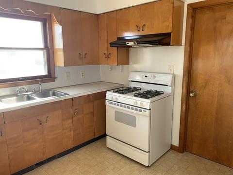 325 Grove St, Weldon, IL 61882 photo 10