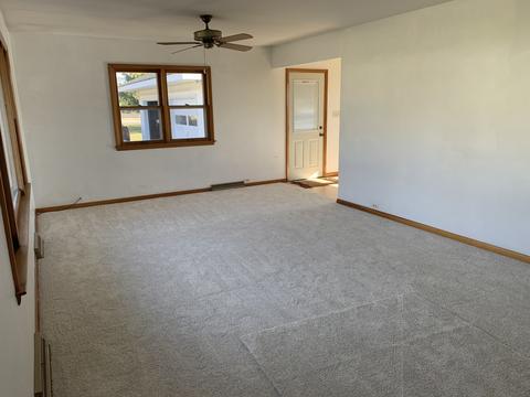 325 Grove St, Weldon, IL 61882 photo 3