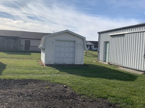 325 Grove St, Weldon, IL 61882 photo 35