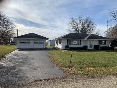 325 Grove St, Weldon, IL 61882 photo 1