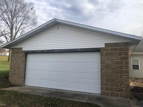 1035 Long St, Dixon, IL 61021 photo 4
