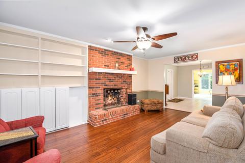 2327 Embden Ln, Wheaton, IL 60189 photo 4