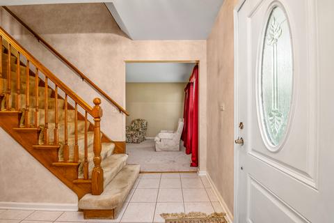 2327 Embden Ln, Wheaton, IL 60189 photo 2