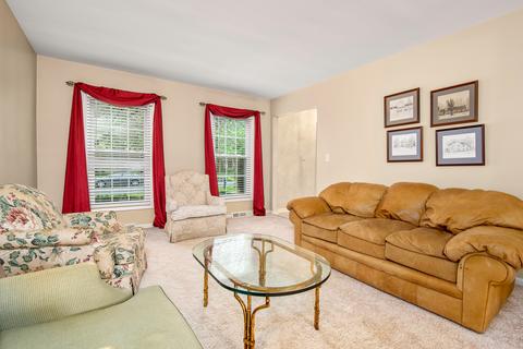 2327 Embden Ln, Wheaton, IL 60189 photo 9