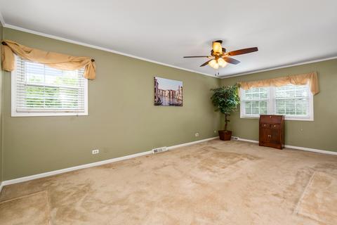 2327 Embden Ln, Wheaton, IL 60189 photo 12