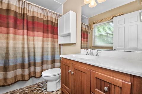 2327 Embden Ln, Wheaton, IL 60189 photo 13
