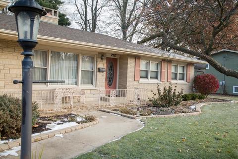 2227 13th St, Peru, IL 61354 photo 3