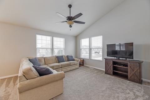 220 Devoe Dr, Oswego, IL 60543 photo 8