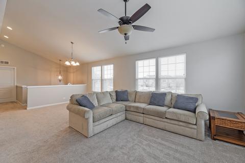 220 Devoe Dr, Oswego, IL 60543 photo 3