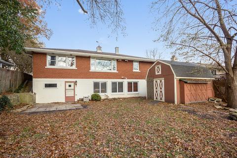 527 Johnson Ave, Morris, IL 60450 photo 2