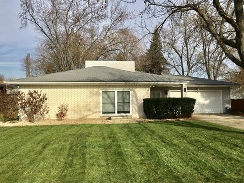 1260 Comet Dr, Aurora, IL 60505 photo 2