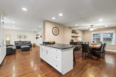 1118 Delles Rd, Wheaton, IL 60189 photo 12