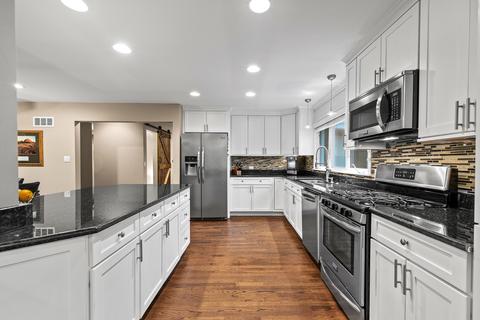 1118 Delles Rd, Wheaton, IL 60189 photo 11