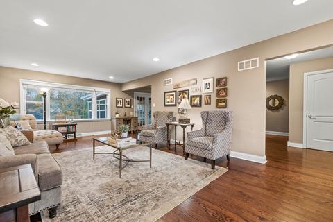 1118 Delles Rd, Wheaton, IL 60189 photo 5