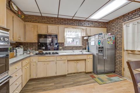 2155 Lee St, Des Plaines, IL 60018 photo 7