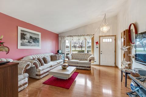 2155 Lee St, Des Plaines, IL 60018 photo 4