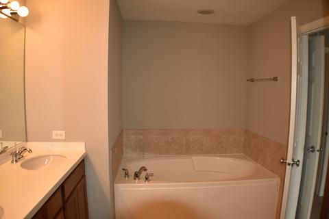 274 Comstock Dr, Elgin, IL 60124 photo 15