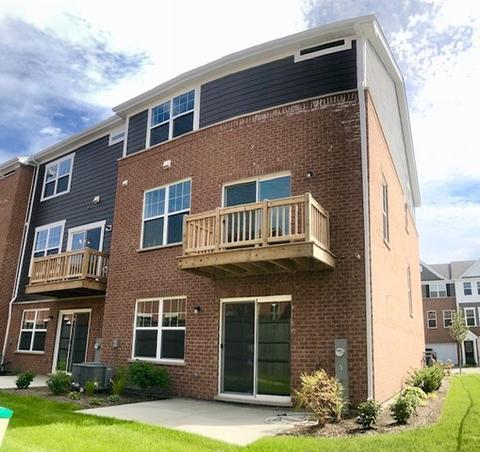 30 Grey Wolf Dr, Wheeling, IL 60090 photo 2