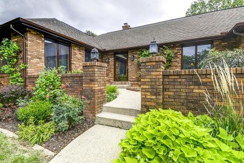 2003 Hedgewood Dr, Bloomington, IL 61704 photo 3