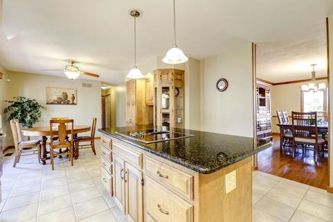 2003 Hedgewood Dr, Bloomington, IL 61704 photo 13
