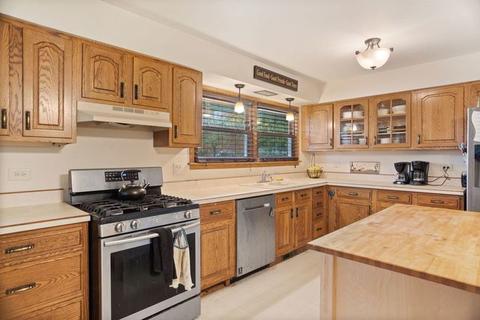 1114 Marcey Ave, Wheaton, IL 60189 photo 3