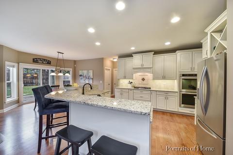 2064 Windham Cir, Wheaton, IL 60187 photo 4