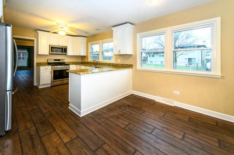 127 Berkshire Dr, Wheeling, IL 60090 photo 4