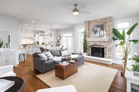 636 N Eagle St, Naperville, IL 60563 photo 4