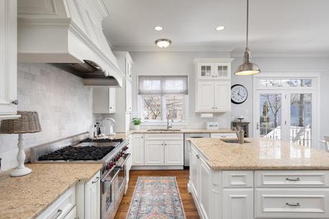 636 N Eagle St, Naperville, IL 60563 photo 9
