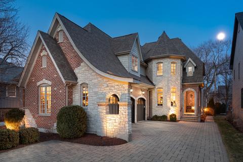 636 N Eagle St, Naperville, IL 60563 photo 1