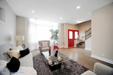 832 E 44th St, Chicago, IL 60653 photo 4