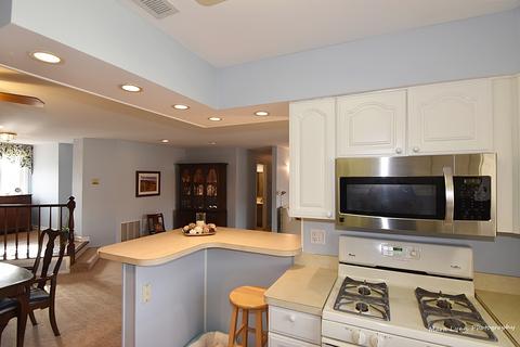 1655 Dover Ct #B, Wheaton, IL 60189 photo 13