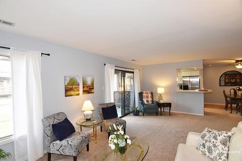 1655 Dover Ct #B, Wheaton, IL 60189 photo 6