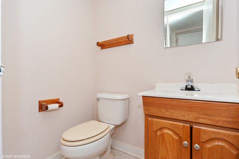 1204 Spur Ct, Wheeling, IL 60090 photo 8
