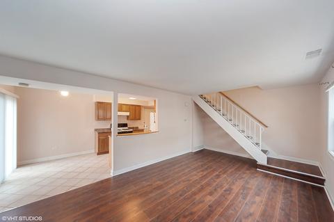 1204 Spur Ct, Wheeling, IL 60090 photo 3