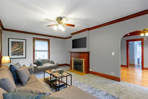 56 Monroe St, Elgin, IL 60123 photo 3
