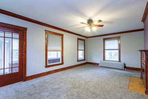 56 Monroe St, Elgin, IL 60123 photo 5