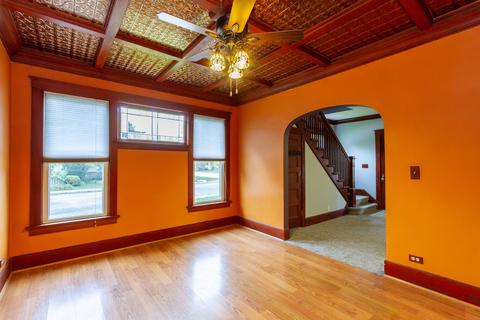 56 Monroe St, Elgin, IL 60123 photo 7