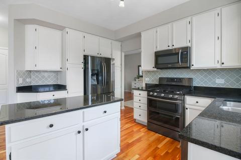 823 Adderly Ln, Gurnee, IL 60031 photo 8
