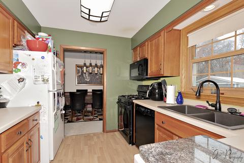 2075 Monday Dr, Elgin, IL 60123 photo 11