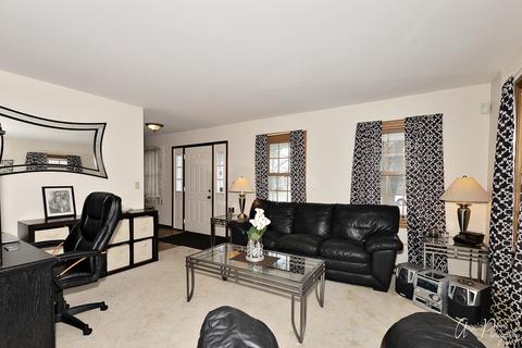 2075 Monday Dr, Elgin, IL 60123 photo 6