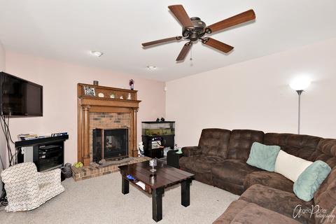 2075 Monday Dr, Elgin, IL 60123 photo 16
