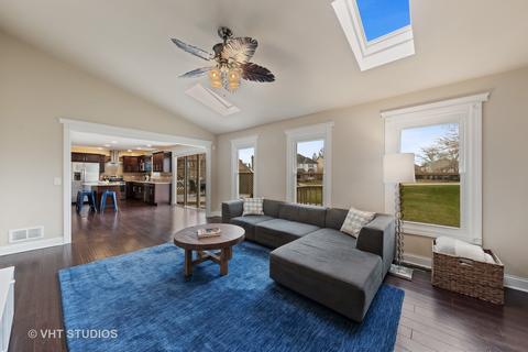4248 White Eagle Dr, Naperville, IL 60564 photo 3