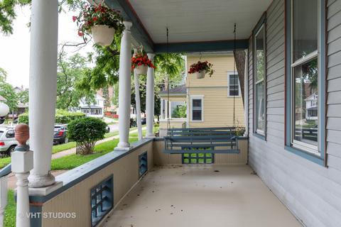 425 Grant Pl, Aurora, IL 60505 photo 2