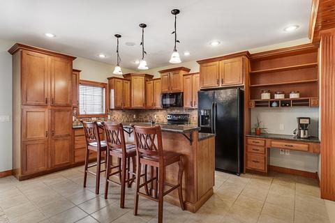 1036 N Pointe Dr, Normal, IL 61761 photo 4